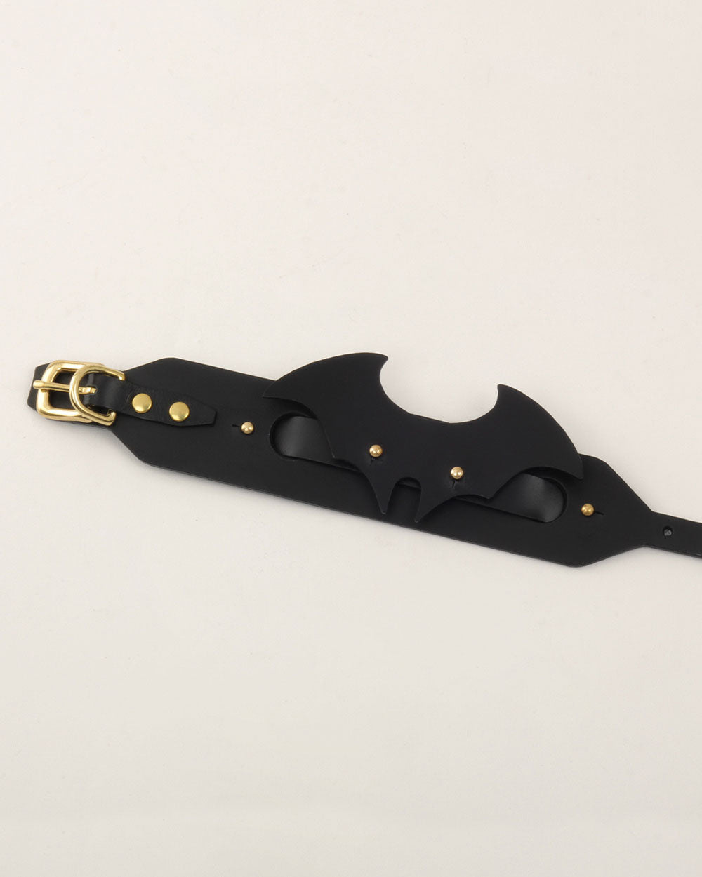 Wings · dog collar or harness · black leather · INDÓMITO