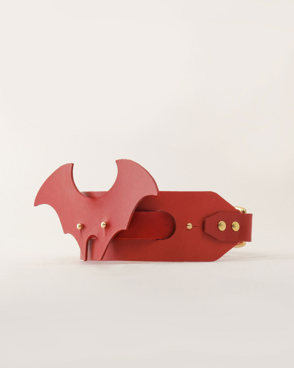 Wings · dog collar or harness · red leather · INDÓMITO