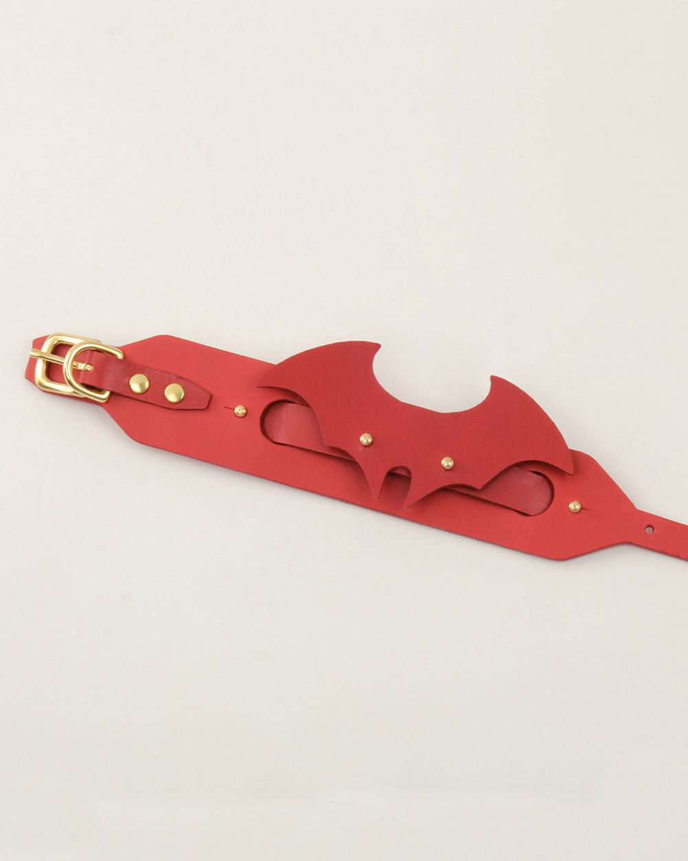 Wings · dog collar or harness · red leather · INDÓMITO
