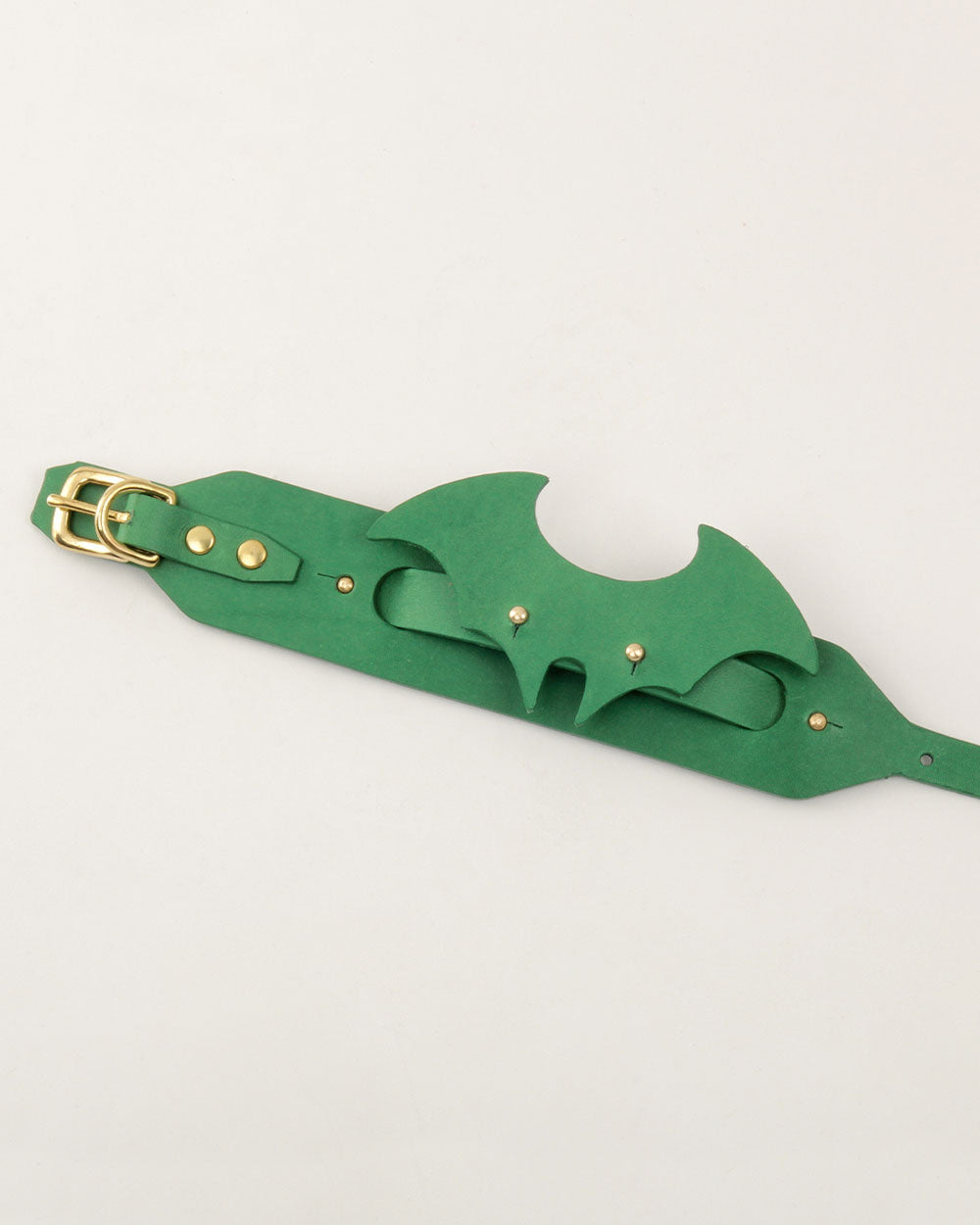 Wings · dog collar or harness · green leather · INDÓMITO