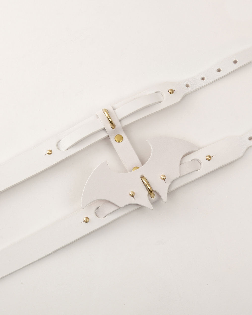 Wings · dog collar or harness · white leather · INDÓMITO