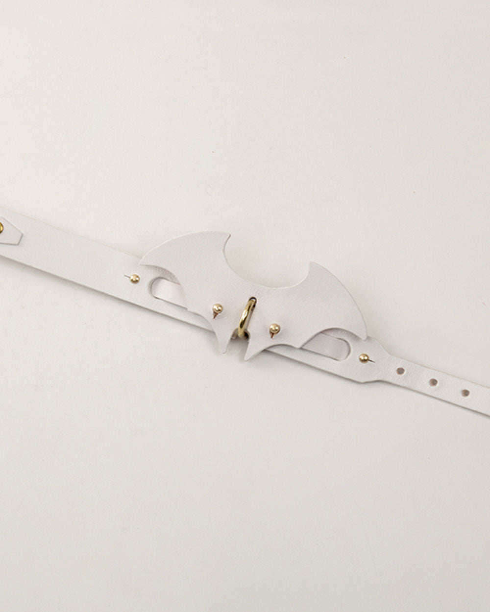 Wings · dog collar or harness · white leather · INDÓMITO