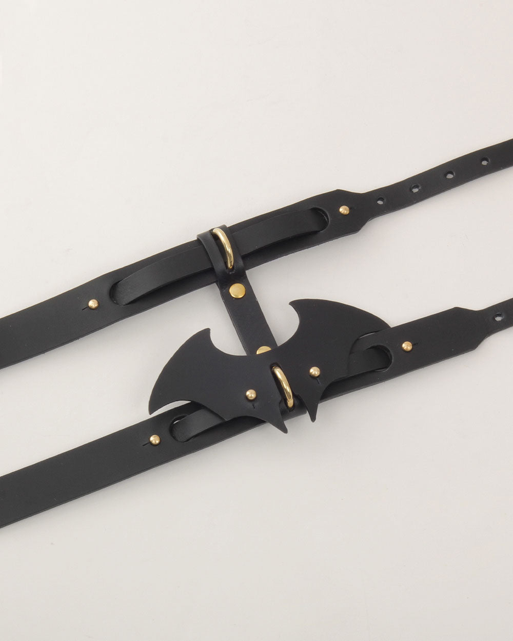 Wings · dog collar or harness · black leather · INDÓMITO