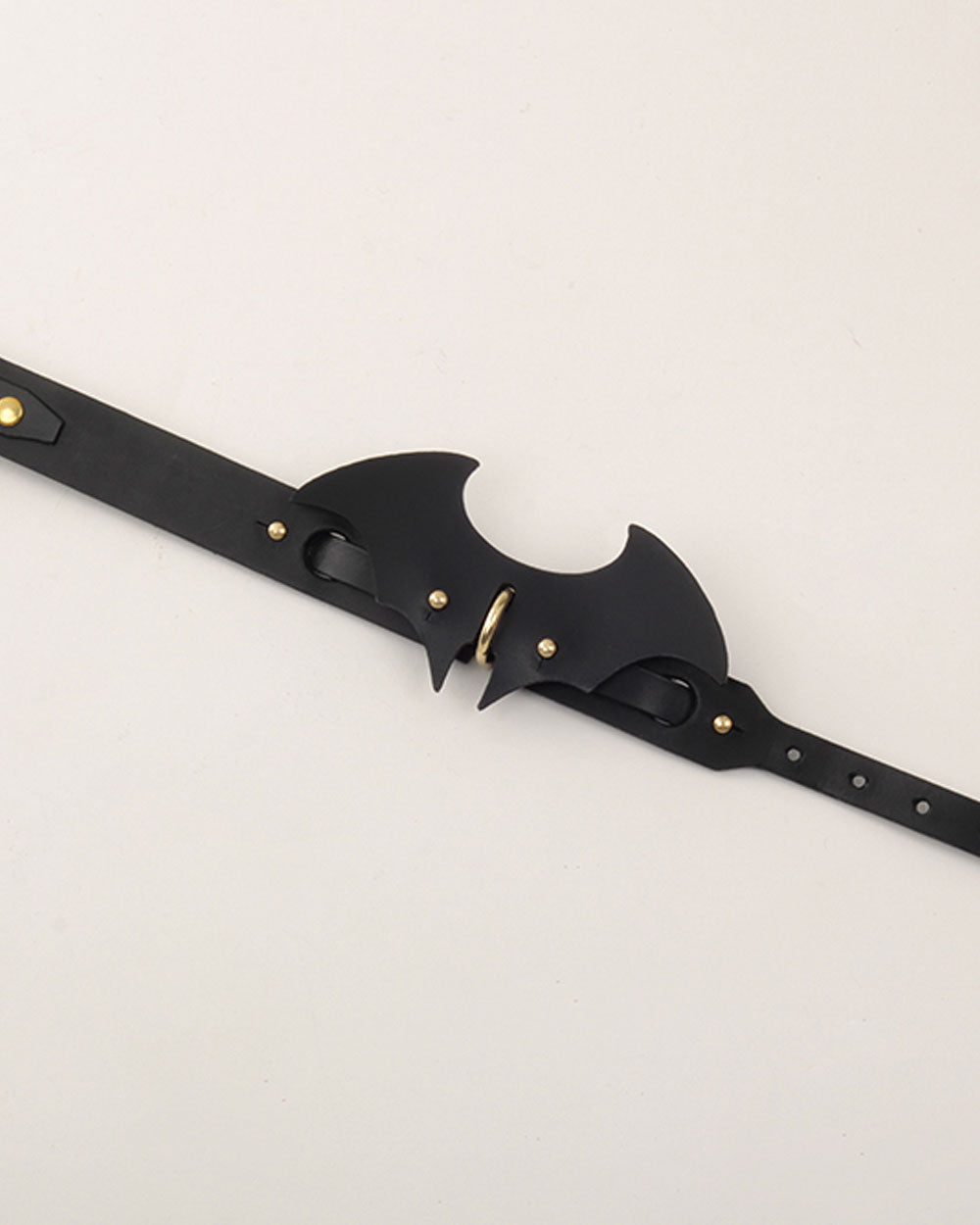 Wings · dog collar or harness · black leather · INDÓMITO