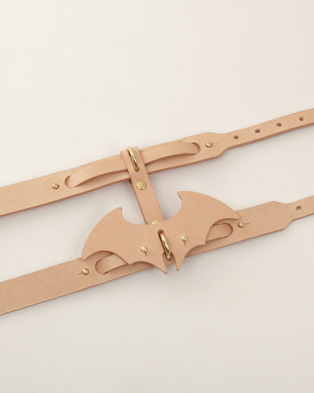 Wings · dog collar or harness · nude leather · INDÓMITO