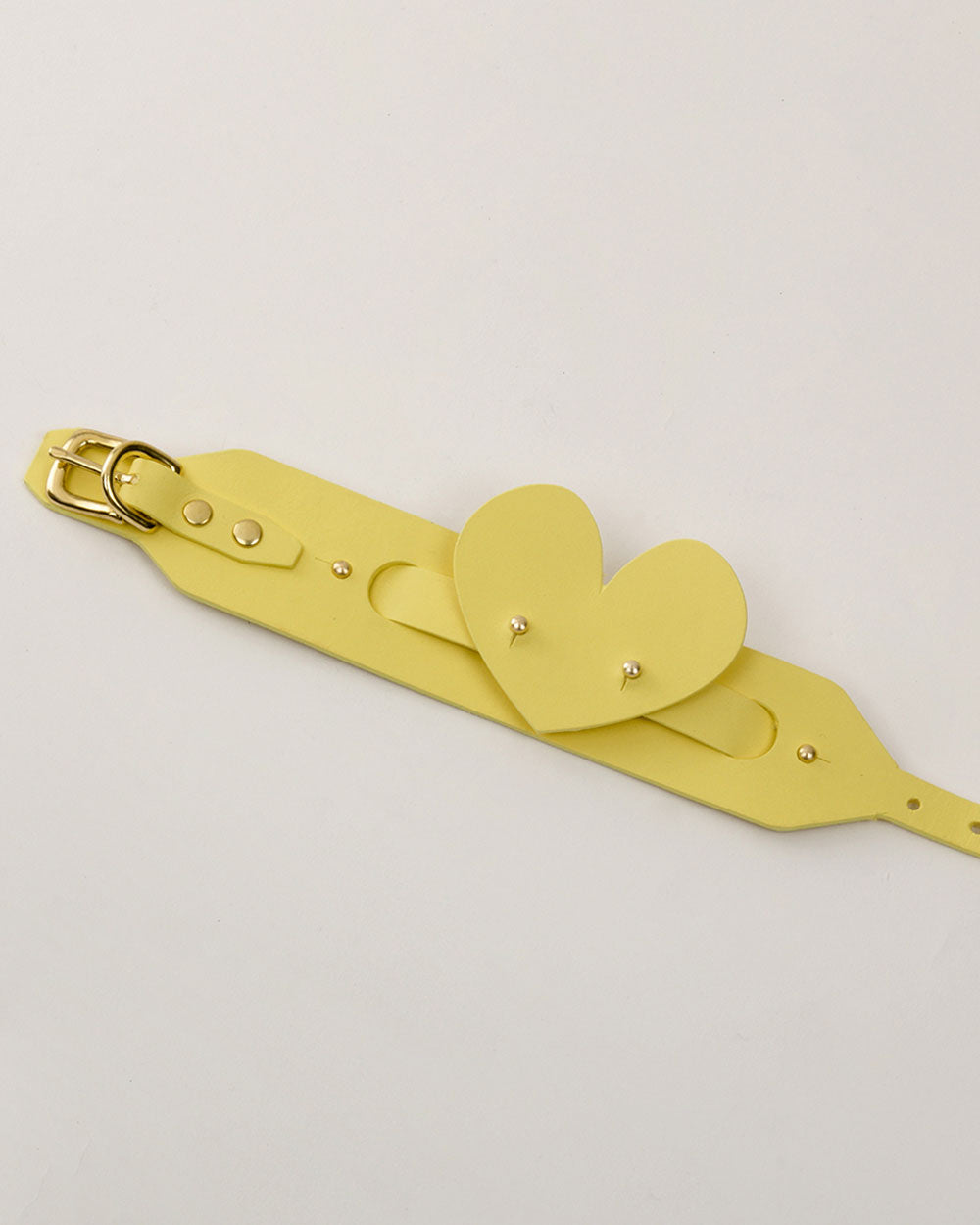 Heart · dog collar or harness · yellow leather · INDÓMITO