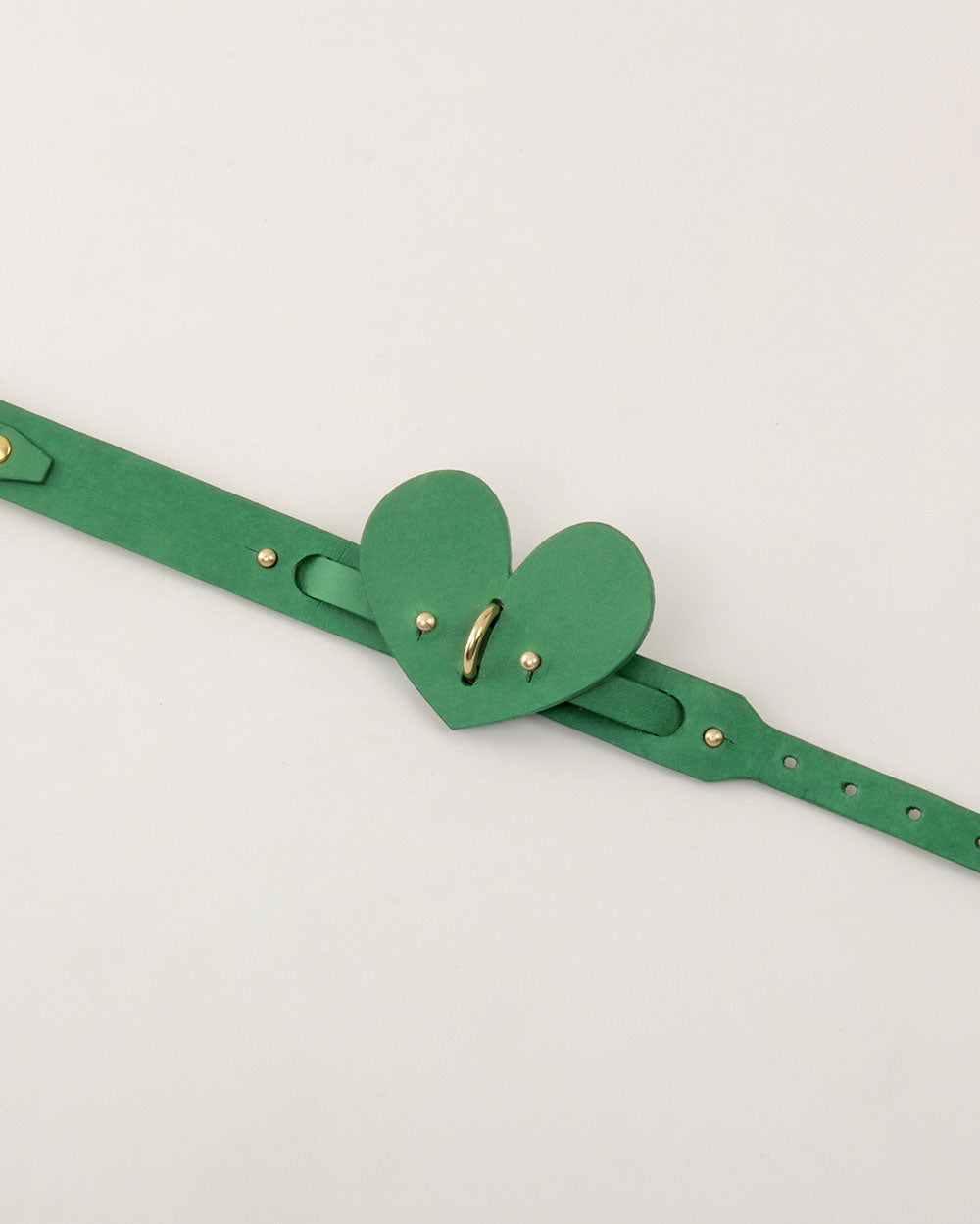 Heart dog collar or harness green leather INDÓMITO