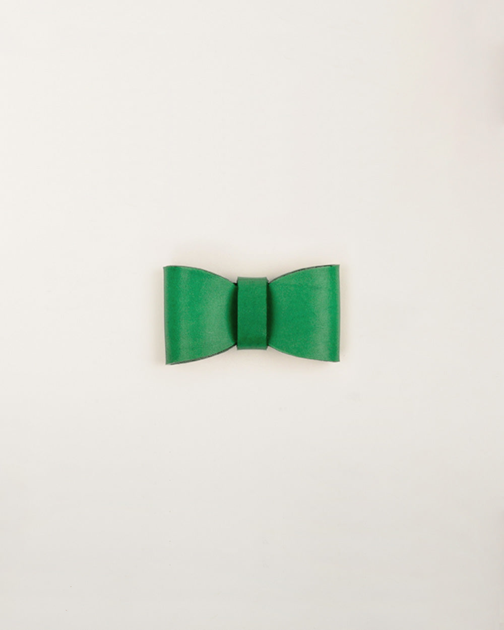 Bow tie · dog collar or harness · green leather · INDÓMITO