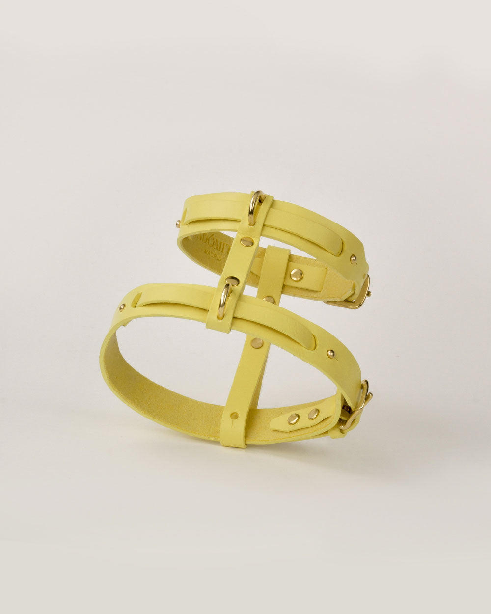Dog harness · yellow leather · INDÓMITO