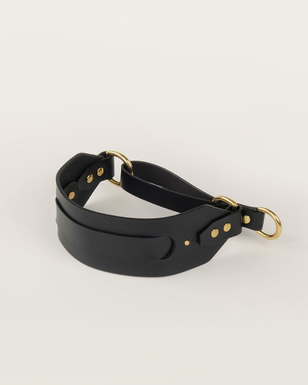 Greyhound collar · black leather · INDÓMITO