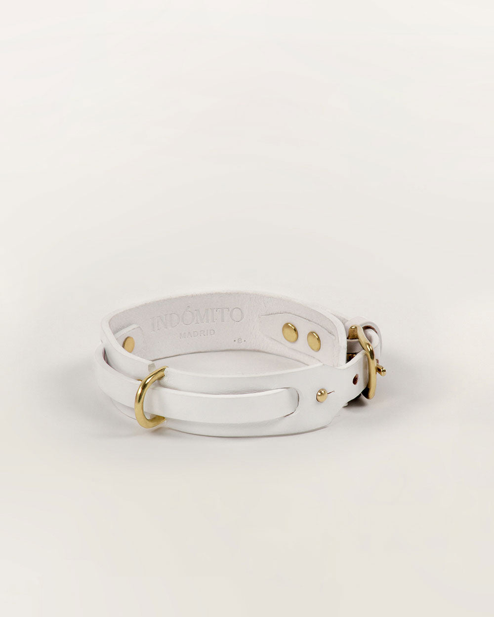 Dog collar · white leather · INDÓMITO