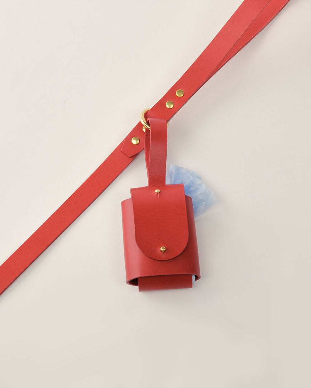 Bag holder · leather Poop Bag Dispenser · red · INDÓMITO