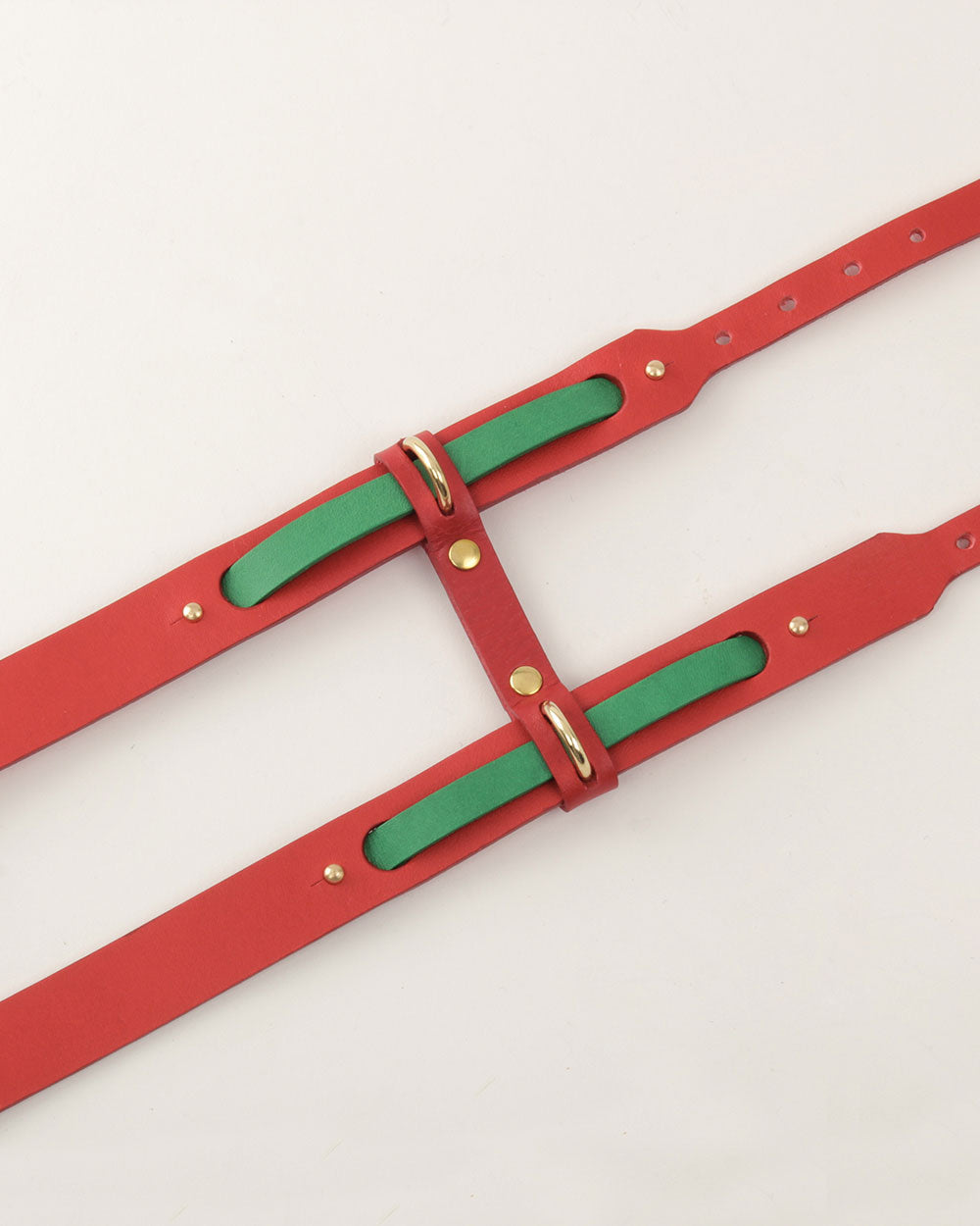 Strips · Dog harness · green leather · INDÓMITO