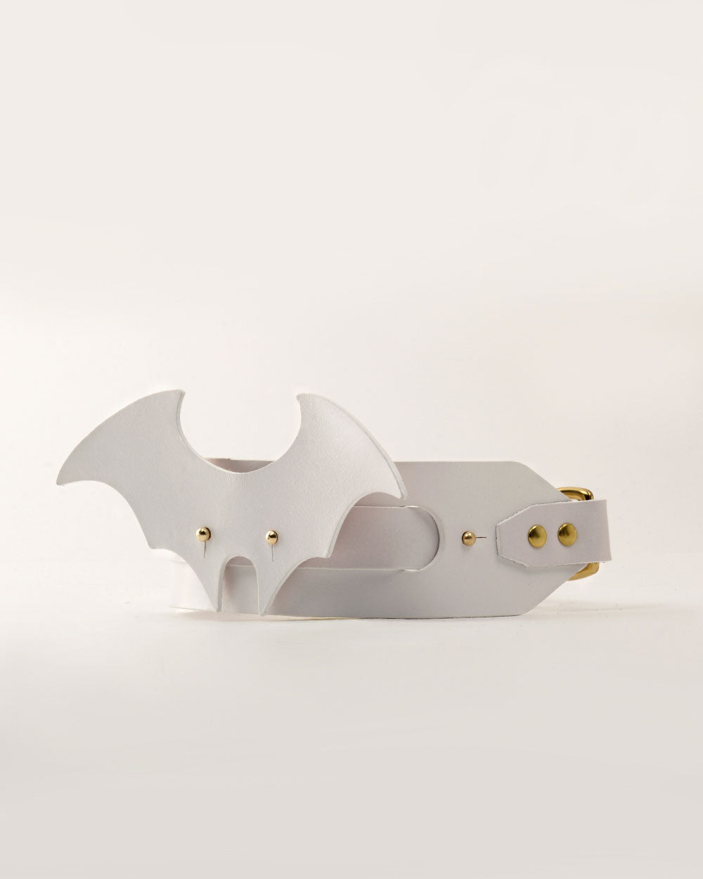 Wings · dog collar or harness · white leather · INDÓMITO