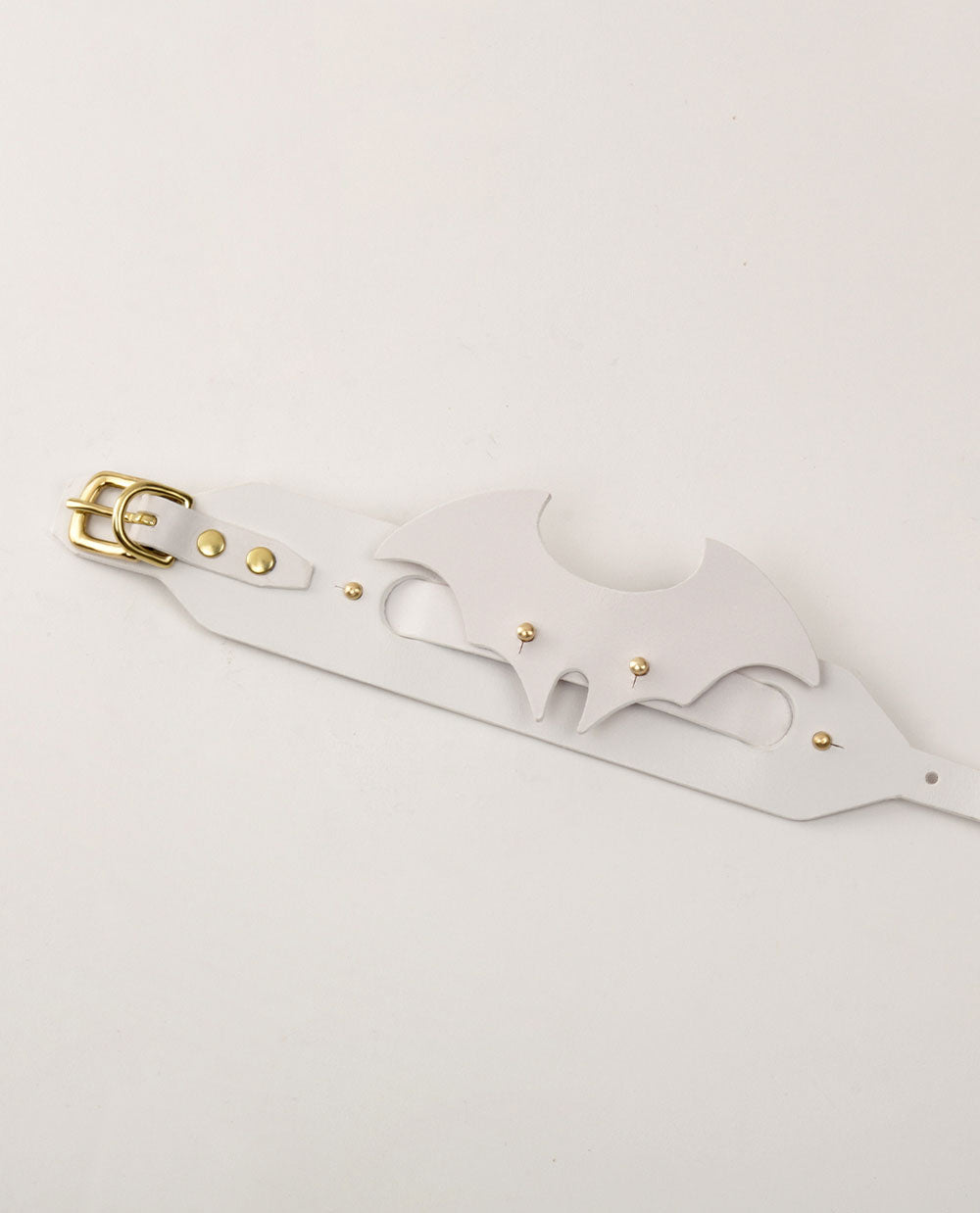 Wings · dog collar or harness · white leather · INDÓMITO