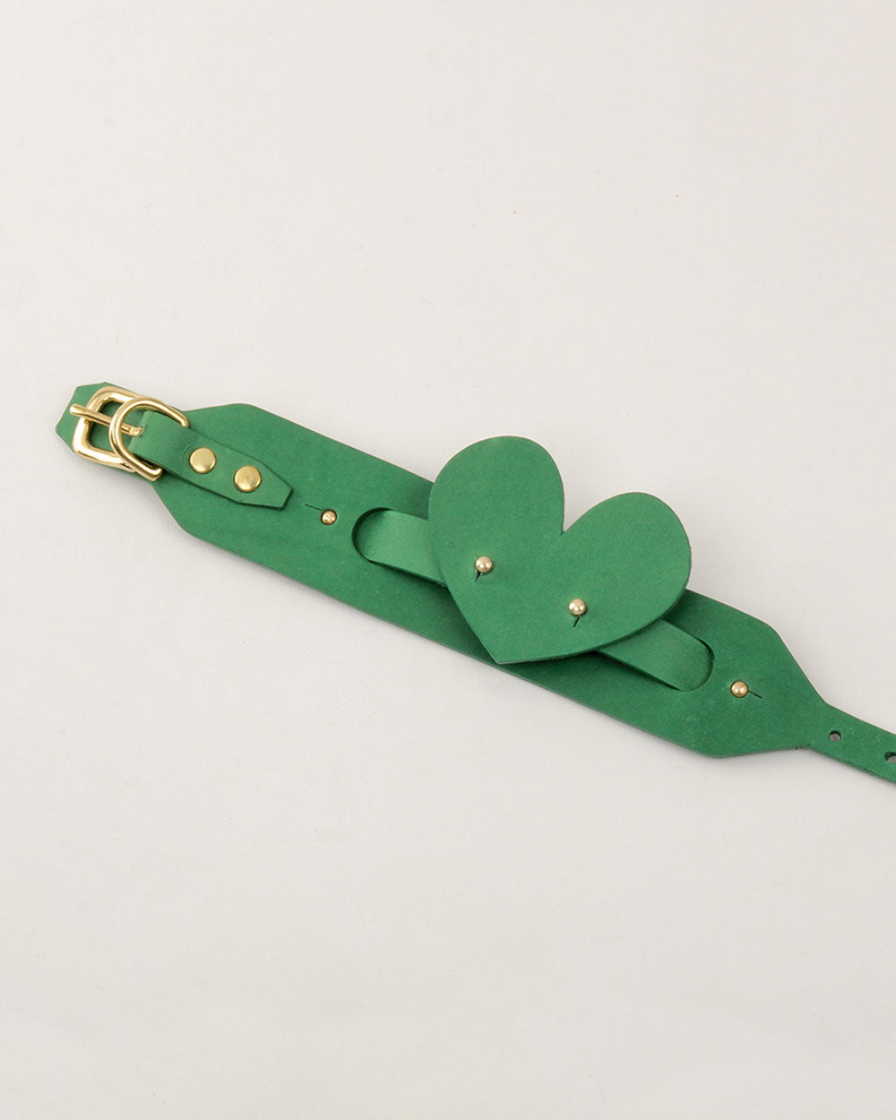 Heart dog collar or harness green leather INDÓMITO